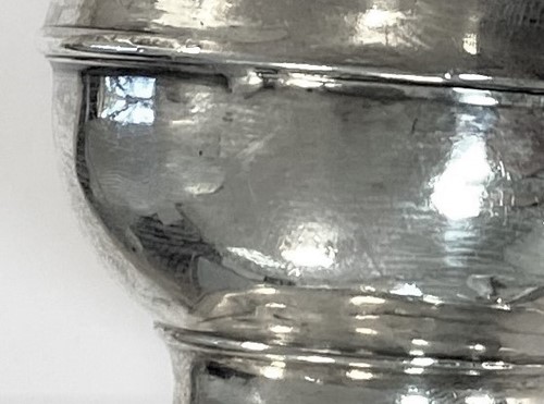 Lot 433 - A George I silver spice caster