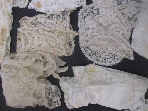 Lot 97 - A quantity of 19th century and later lace and...