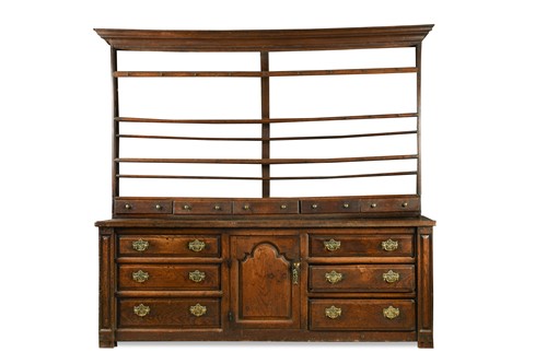 Lot 486 - An oak dresser