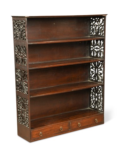 Lot 520 - A set of George III mahogany hanging shelves