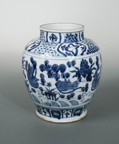 Lot 71 - A Chinese blue and white porcelain vase, in late Ming style