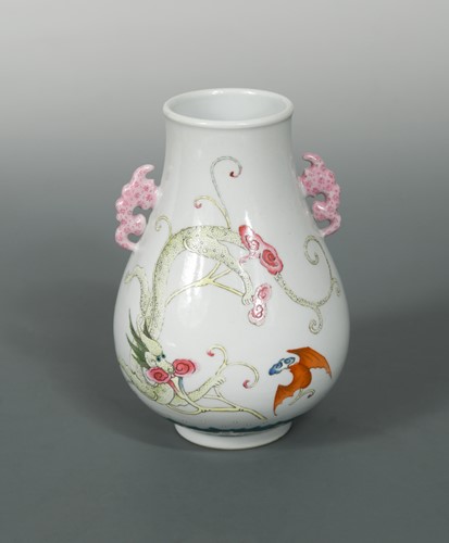 Lot 79 - A Chinese famille rose vase, probably Tongzhi (1856-1875)
