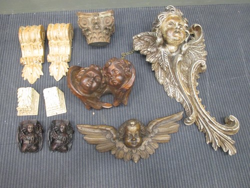 Lot 47 - An oak conjoined pair of cherub heads, another...