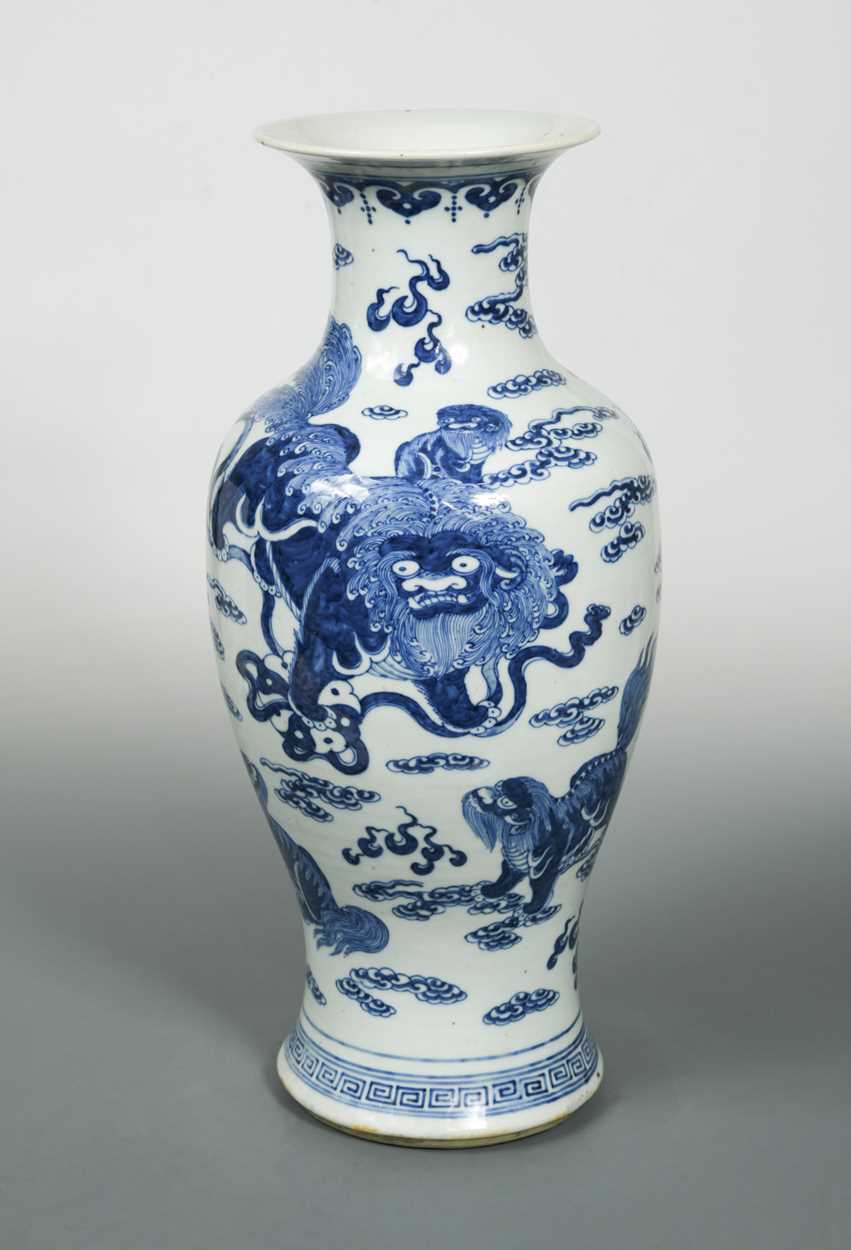 Lot 112 - A Chinese blue and white porcelain vase, late Qing Dynasty circa 1880