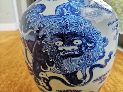 Lot 112 - A Chinese blue and white porcelain vase, late Qing Dynasty circa 1880