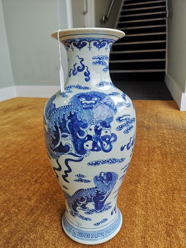 Lot 112 - A Chinese blue and white porcelain vase, late Qing Dynasty circa 1880