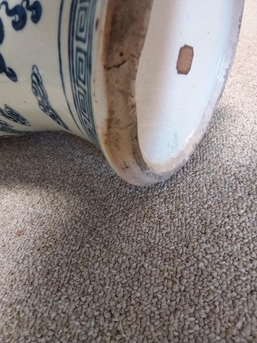 Lot 112 - A Chinese blue and white porcelain vase, late Qing Dynasty circa 1880