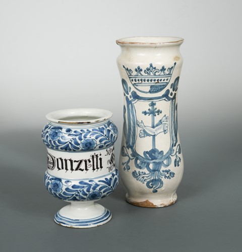 Lot 27 - An Italian blue and white wet drug jar