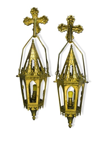 Lot 596 - A pair of brass Gothic revival lantern wall lights, modern
