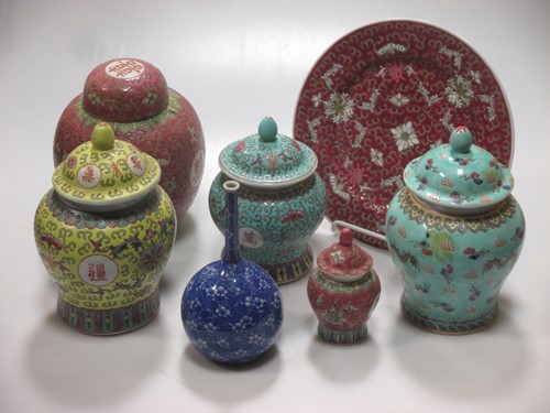 Lot 67 - A quantity of modern Chinese ceramics (ginger...