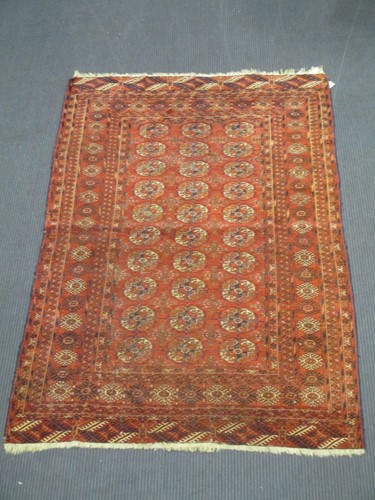 Lot 541 - A Tekke Turkmen rug 162 x 111cm