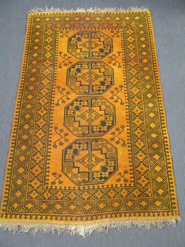 Lot 539 - A Baluchi prayer rug
