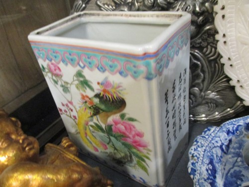 Lot 76 - A quantity of assorted china and decorative items