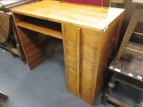 Lot 447 - An Art Deco walnut desk, 76 x 91cm
