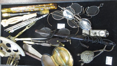 Lot 160 - A small collection of vintage lorgnettes, an...