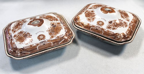 Lot 116 - A pair of Chinese export rectangular tureens and covers commissioned by the Dundas family
