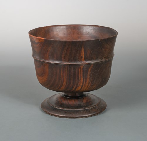 Lot 381 - An 18th century style lignum vitae Wassail bowl, probably 19th century