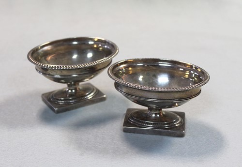 Lot 563 - A pair of Victorian silver salts