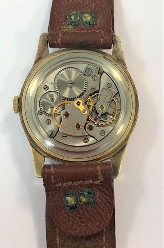 Lot 309 - Longines - A gentleman's 9ct gold wristwatch