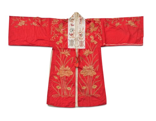 Lot 117 - A Chinese silk embroidered wedding jacket, late Qing Dynasty