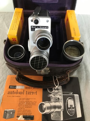 Lot 76 - Bell & Howell 200EE 'electric eye' 16mm cine camera