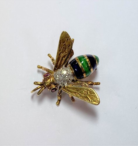 Lot 92 - A ruby, diamond and enamel bee brooch / pendant