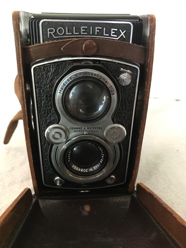 Lot 11 - Rolleiflex twin lens reflex camera
