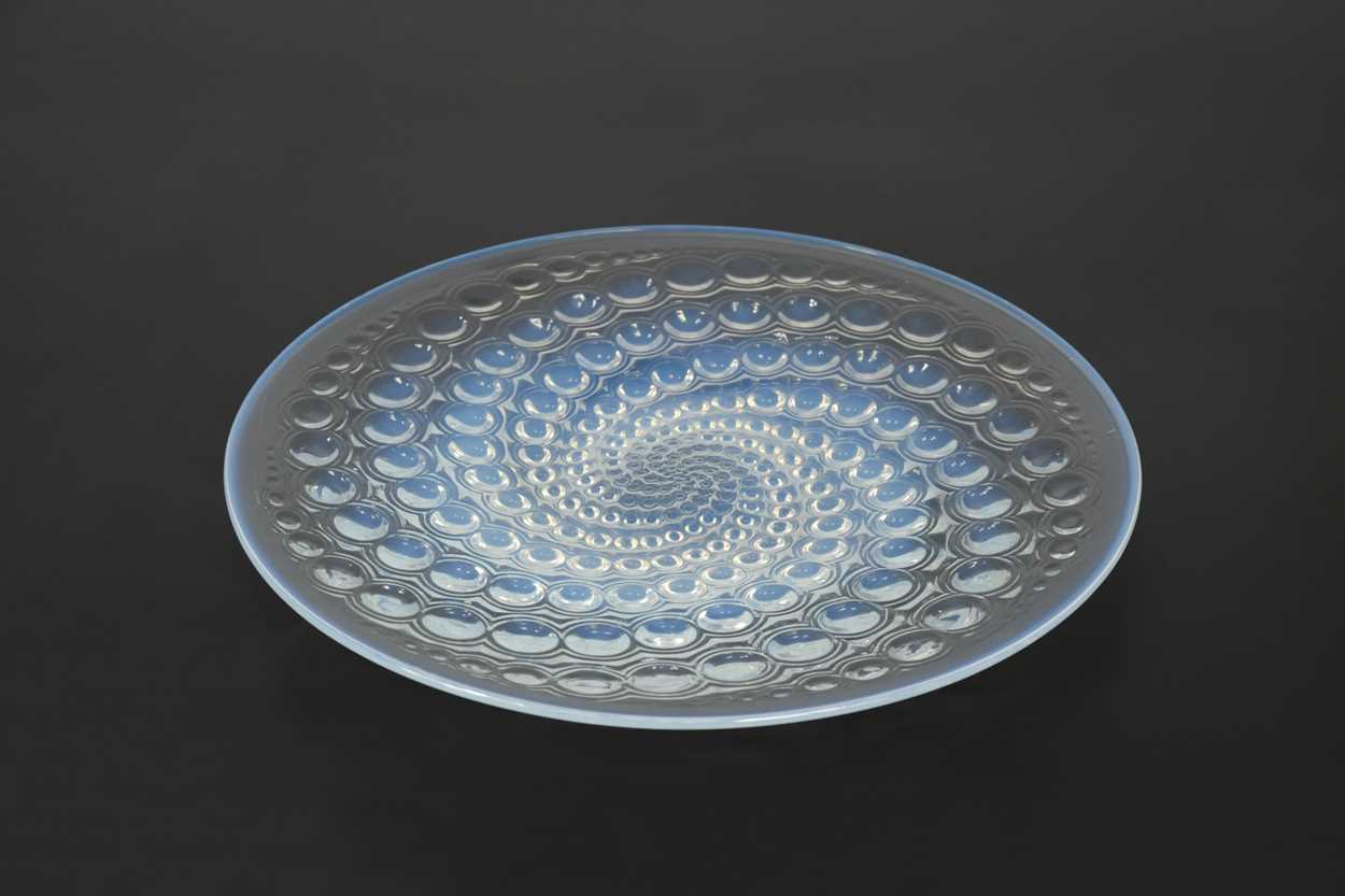 Lot 3 - Volutes, an R. Lalique opalescent glass plate