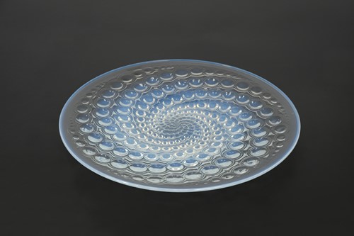 Lot 3 - Volutes, an R. Lalique opalescent glass plate