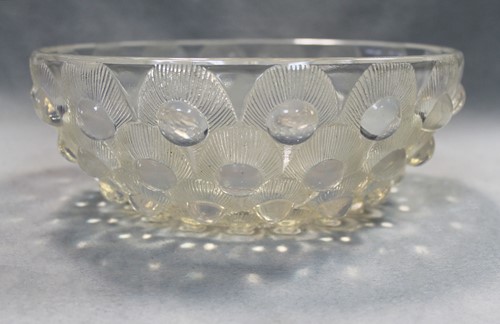 Lot 2 - Plumes de Paon, an R. Lalique opalescent glass bowl