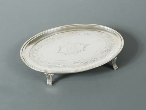 Lot 621 - Newcastle - A George III silver teapot stand