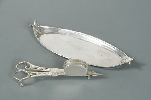 Lot 483 - A George III silver scissor action candle snuffer and accompanying tray