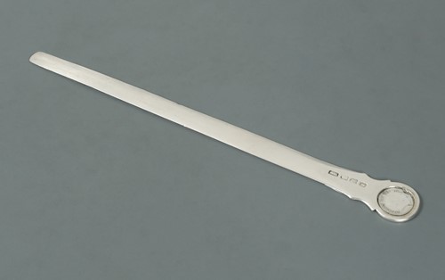 Lot 636 - Dublin - A George III silver page turner
