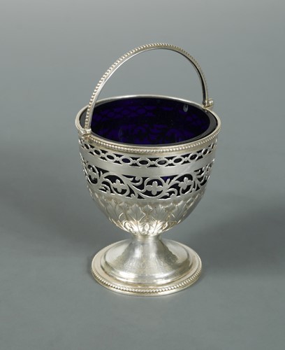 Lot 533 - A George IV silver cream pail