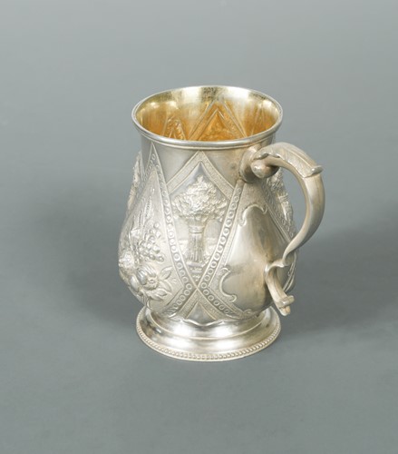 Lot 579 - A Victorian silver child's cup