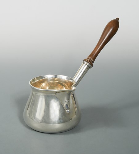 Lot 622 - Newcastle - A George III silver large brandy pan