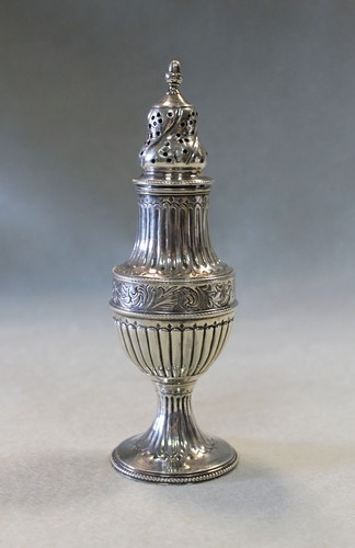 Lot 495 - A George III silver spice caster