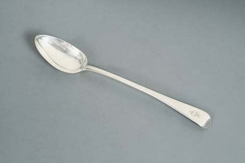 Lot 499 - A George III silver basting spoon