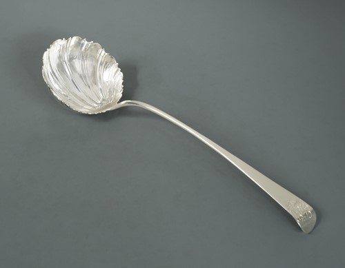 Lot 501 - A George III silver soup ladle