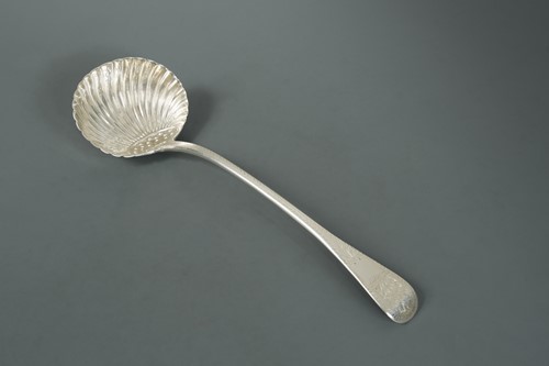 Lot 529 - A George IV silver soup ladle
