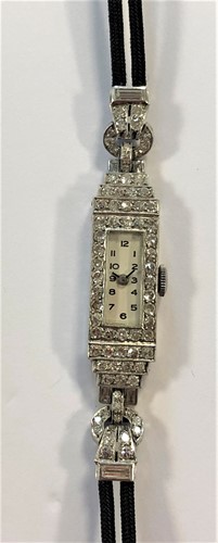 Lot 331 - Unsigned - A lady's diamond set cocktail watch