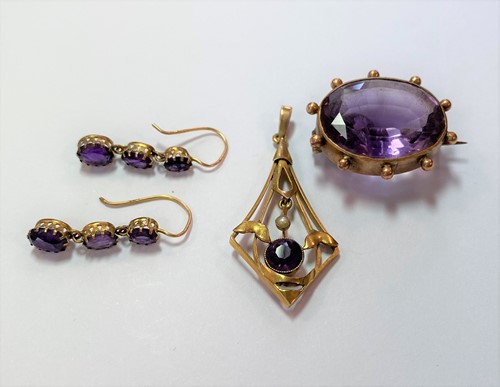 Lot 64 - A trio of amethyst set jewels