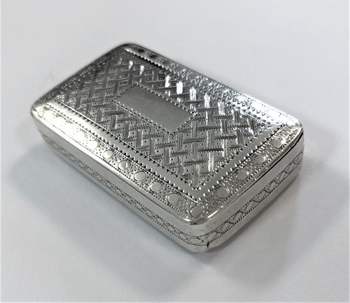 Lot 377 - A George III silver snuff box by Joseph Willmore