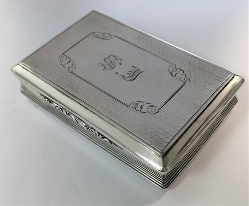 Lot 382 - A Victorian silver table snuff box by Nathaniel Mills
