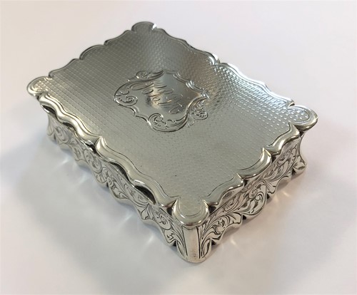 Lot 383 - A Victorian silver table snuff box