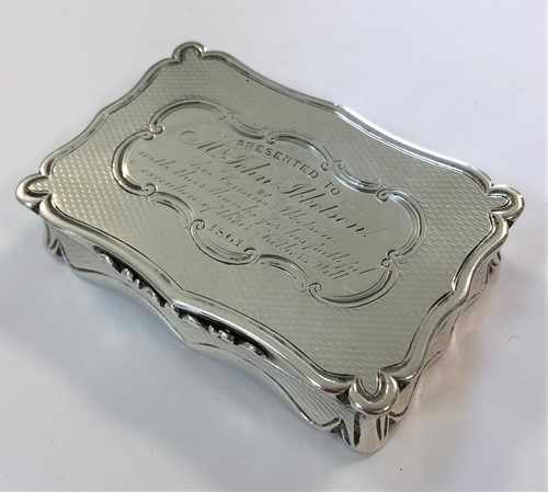 Lot 384 - A Victorian silver table snuff box
