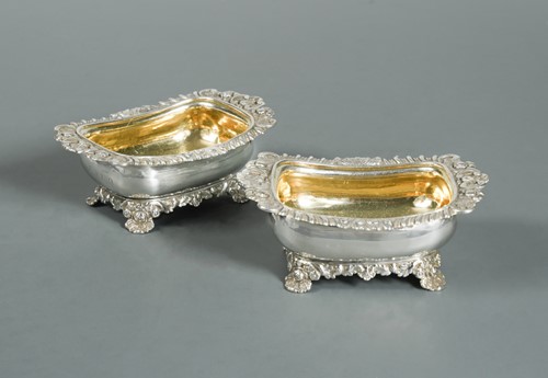 Lot 527 - A pair of George IV silver trencher salts