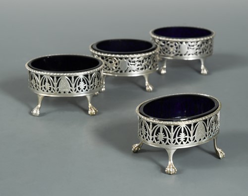 Lot 518 - Two pairs of George III silver salts by Robert Hennell I