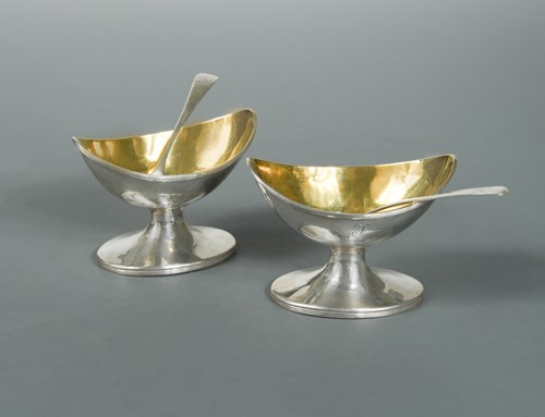 Lot 515 - A pair of George III silver salts
