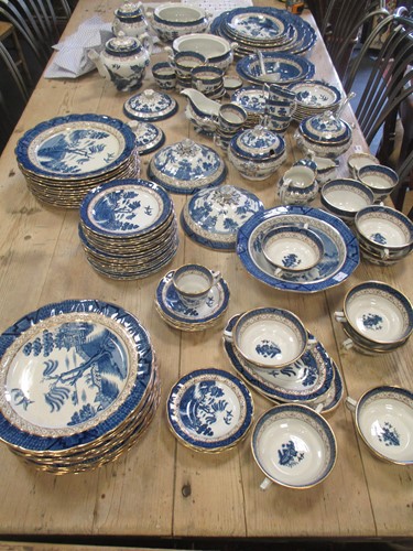 Lot 94 - A part boothes old willow part dinner and tea...
